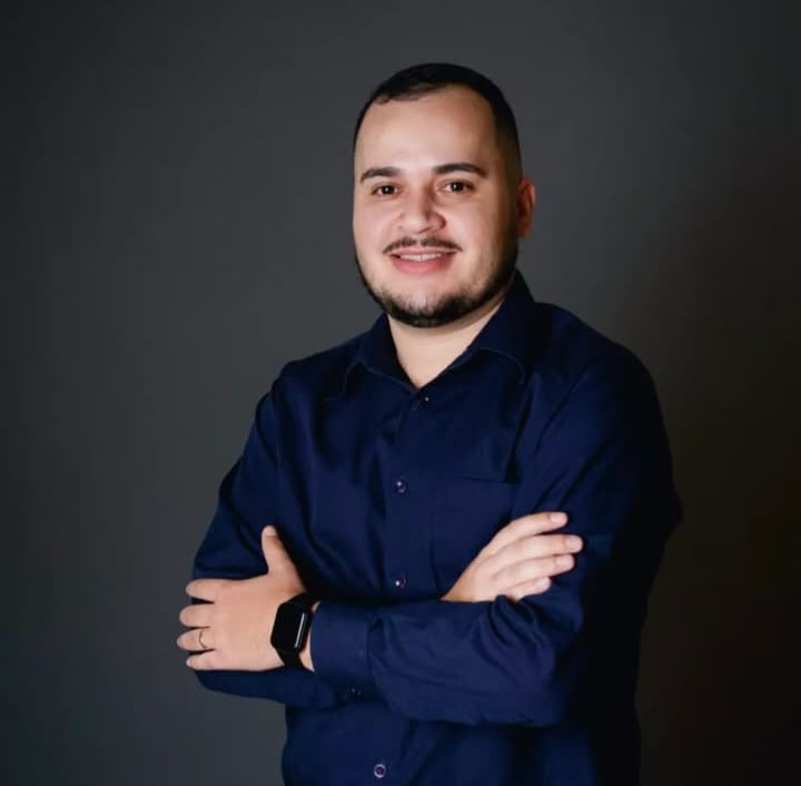 Integrante da equipe da Clínica Veterinária Jordy Diniz 7