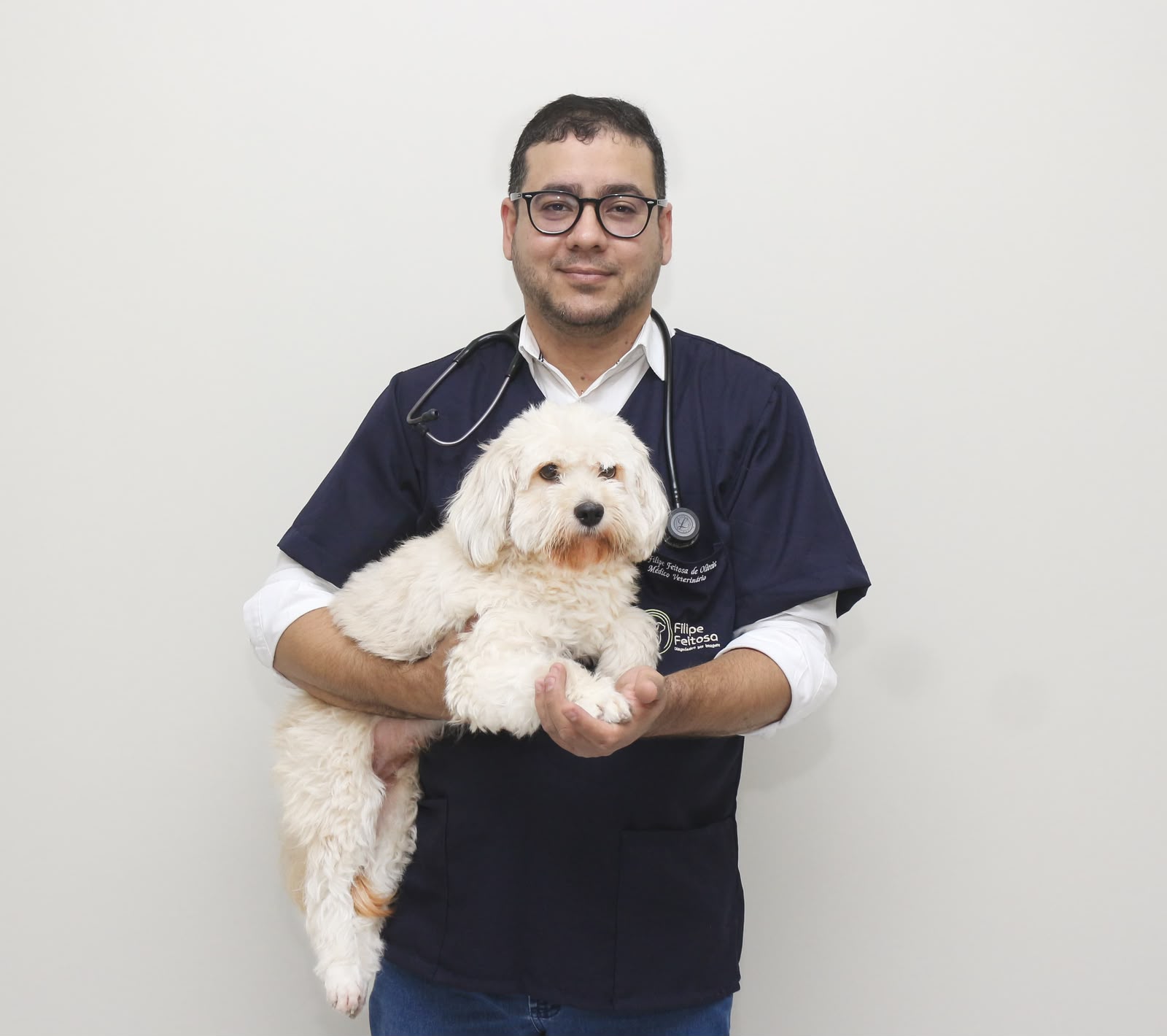 Integrante da equipe da Clínica Veterinária Jordy Diniz 4